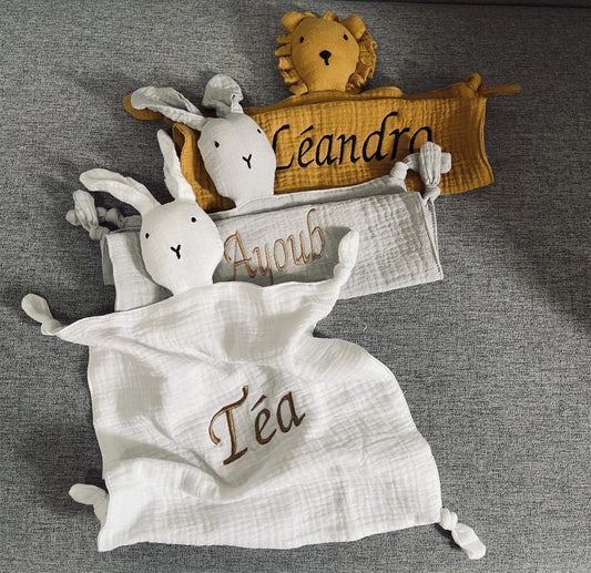 Baby Name Personalized Embroidered Baby Soother Appease Towel Bib Soft Absorbent Cloth Kids Sleeping Nursing Cuddling Blanket