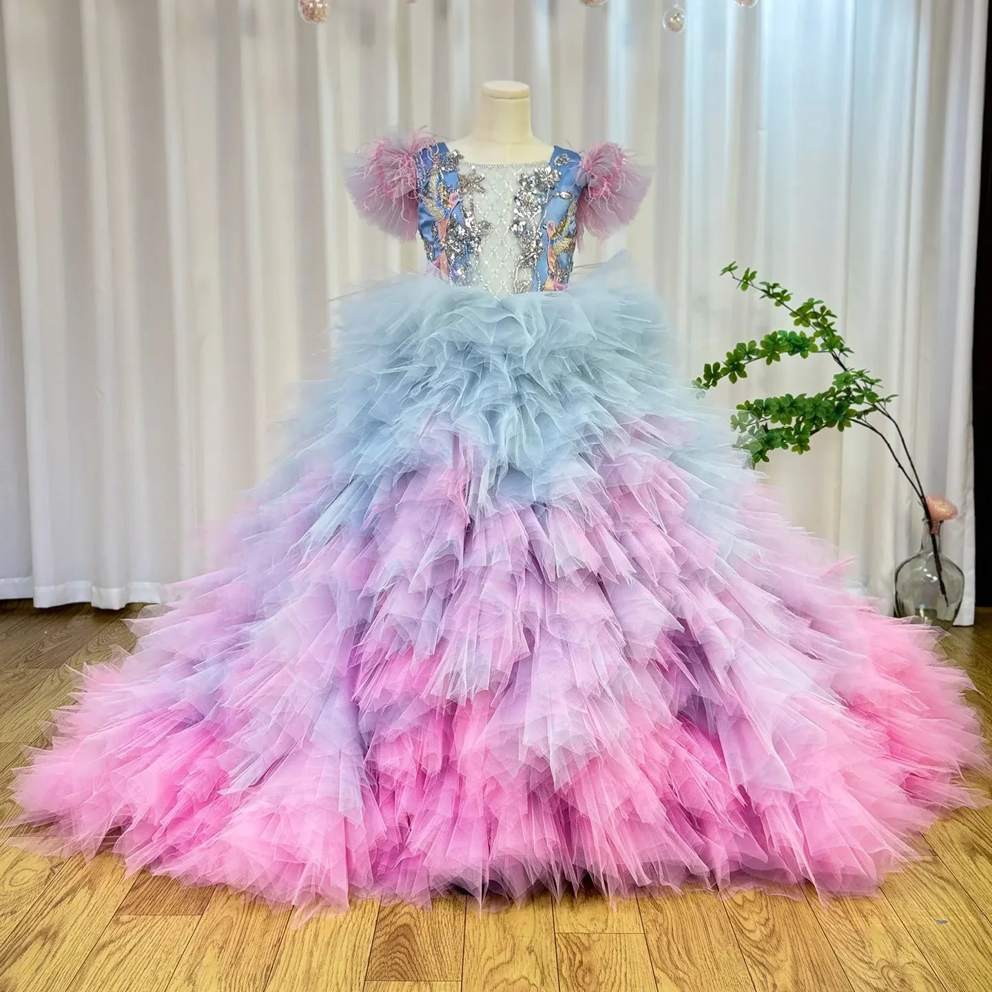 Luxury Flower Girl Dress Applique Feathers Beading Princess Prom Ball Gown for Kids Wedding Birthday Communion Party Quinceañera
